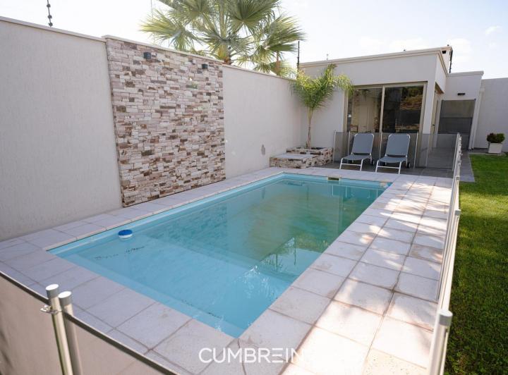 Hermosa casa con piscina y quincho en Pje. San Andrés 4