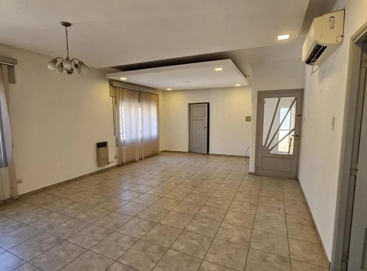 Departamento céntrico en  alquiler de 3 habitaciones y cochera 4