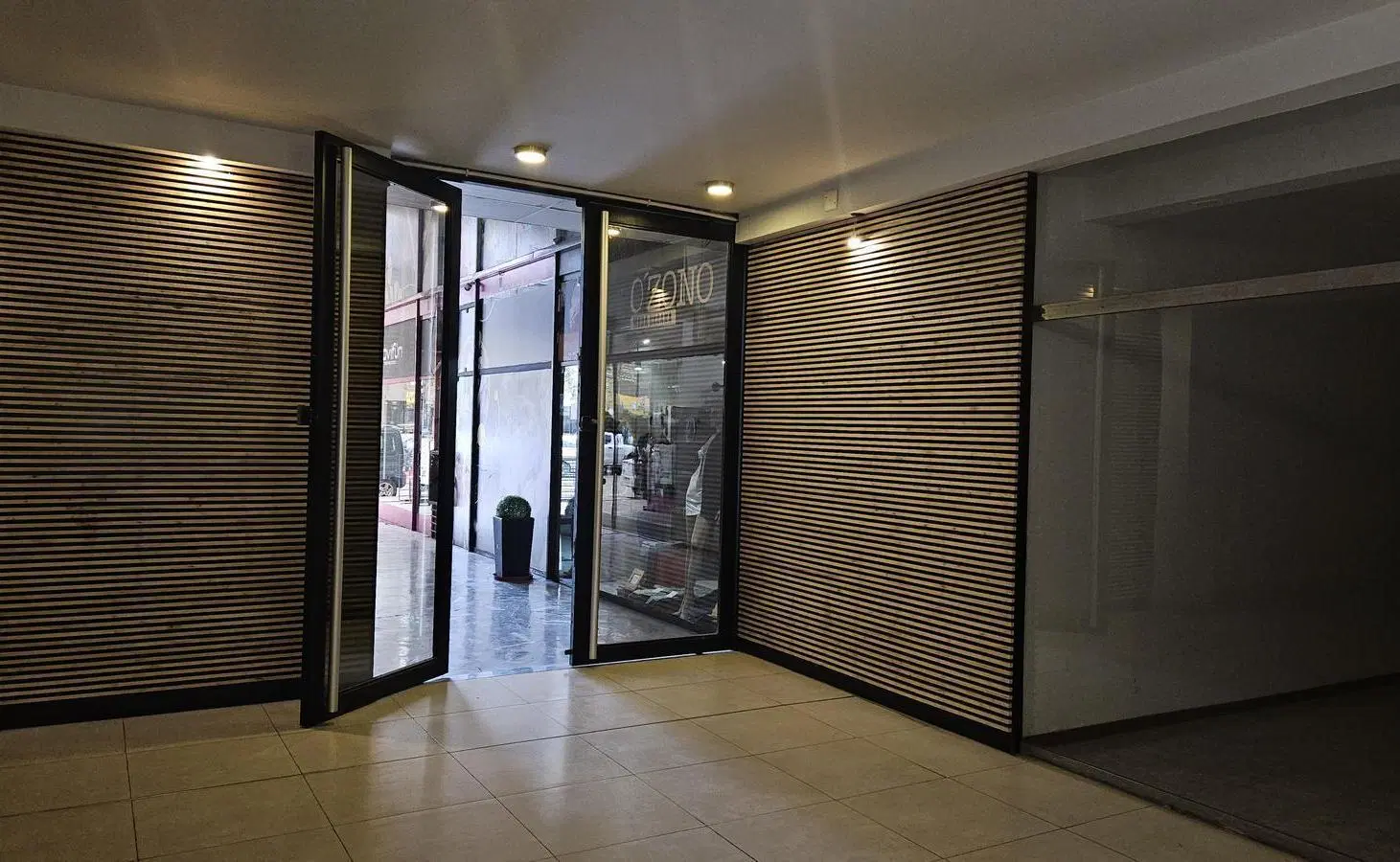 Local en Alquiler Punto San Martín - Av. San Martín y Olascoaga 2