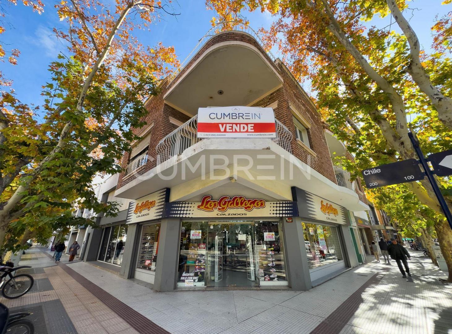 Foto de Esquina comercial en Peatonal esquina Chile y Pellegrini | PA y Terraza, imagen 2