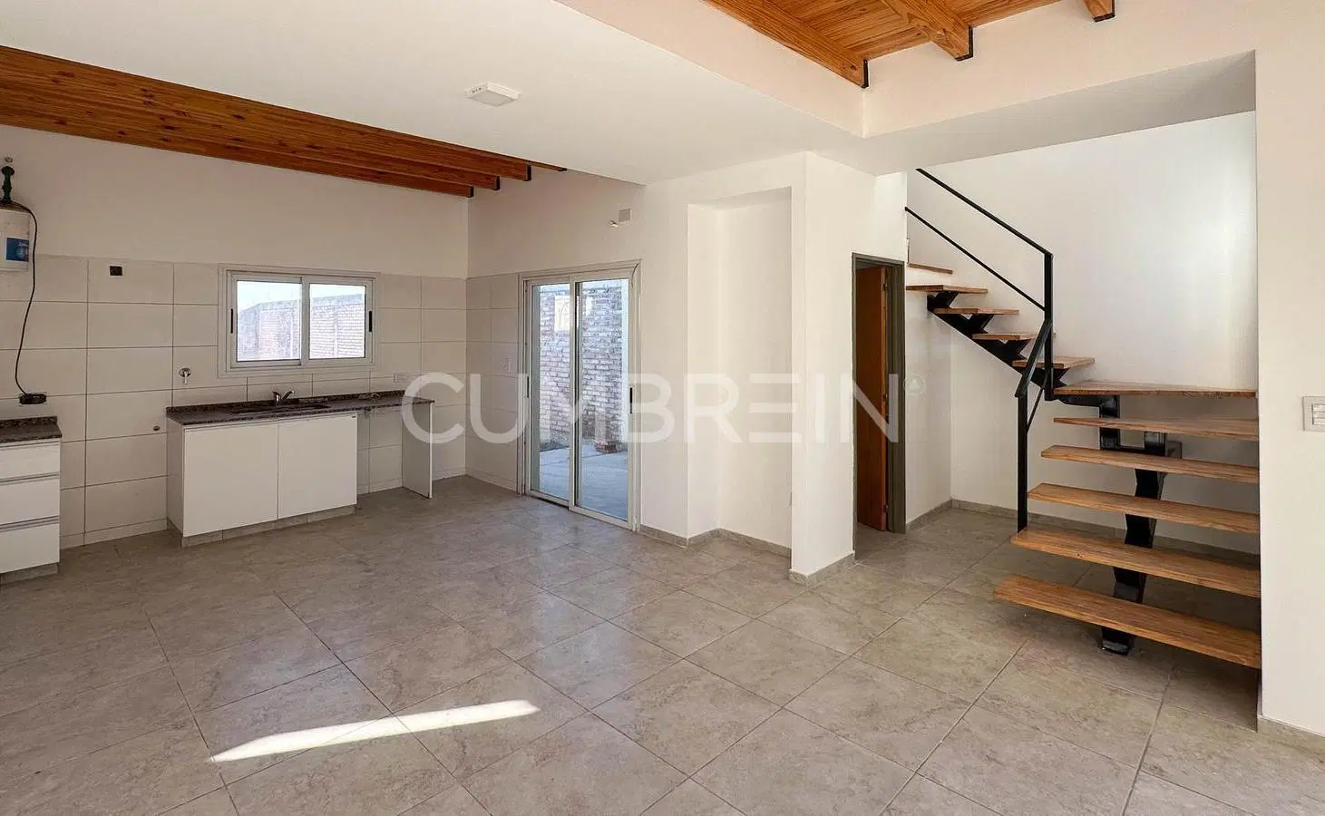 Dúplex en Venta sobre Av. Ortubia, San Rafael | Cochera y Patio | Cumbrein 5