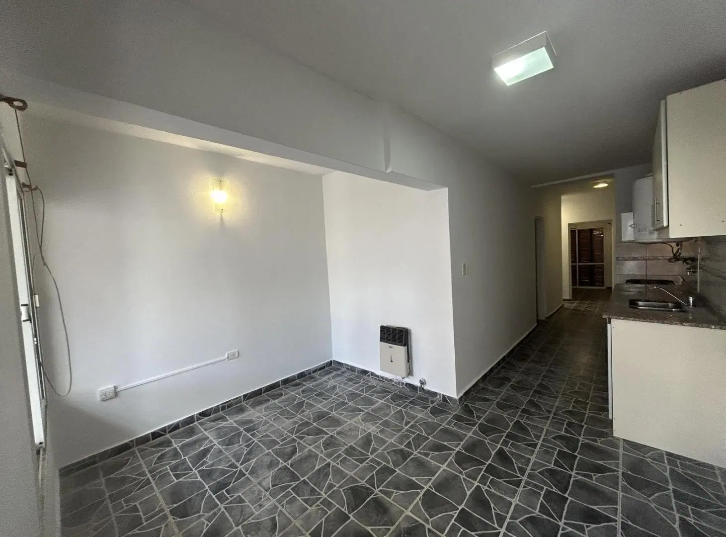 Departamento planta baja en alquiler a mts. de Av. Espejo y Av. H. Yrigoyen 5