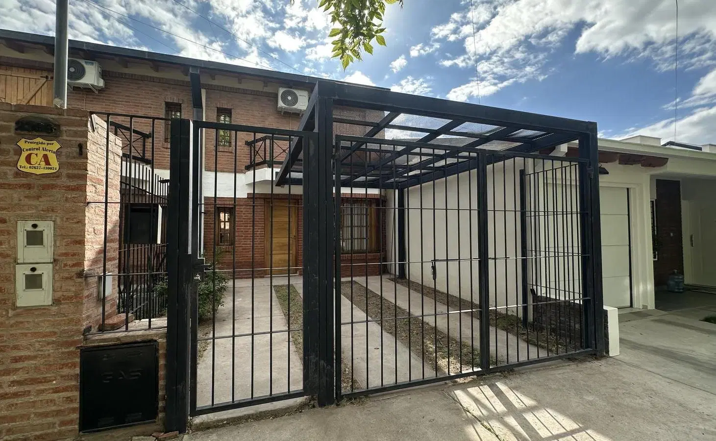 Duplex en alquiler a mts. de Paseo Dean Funes - calle Gomensoro 3