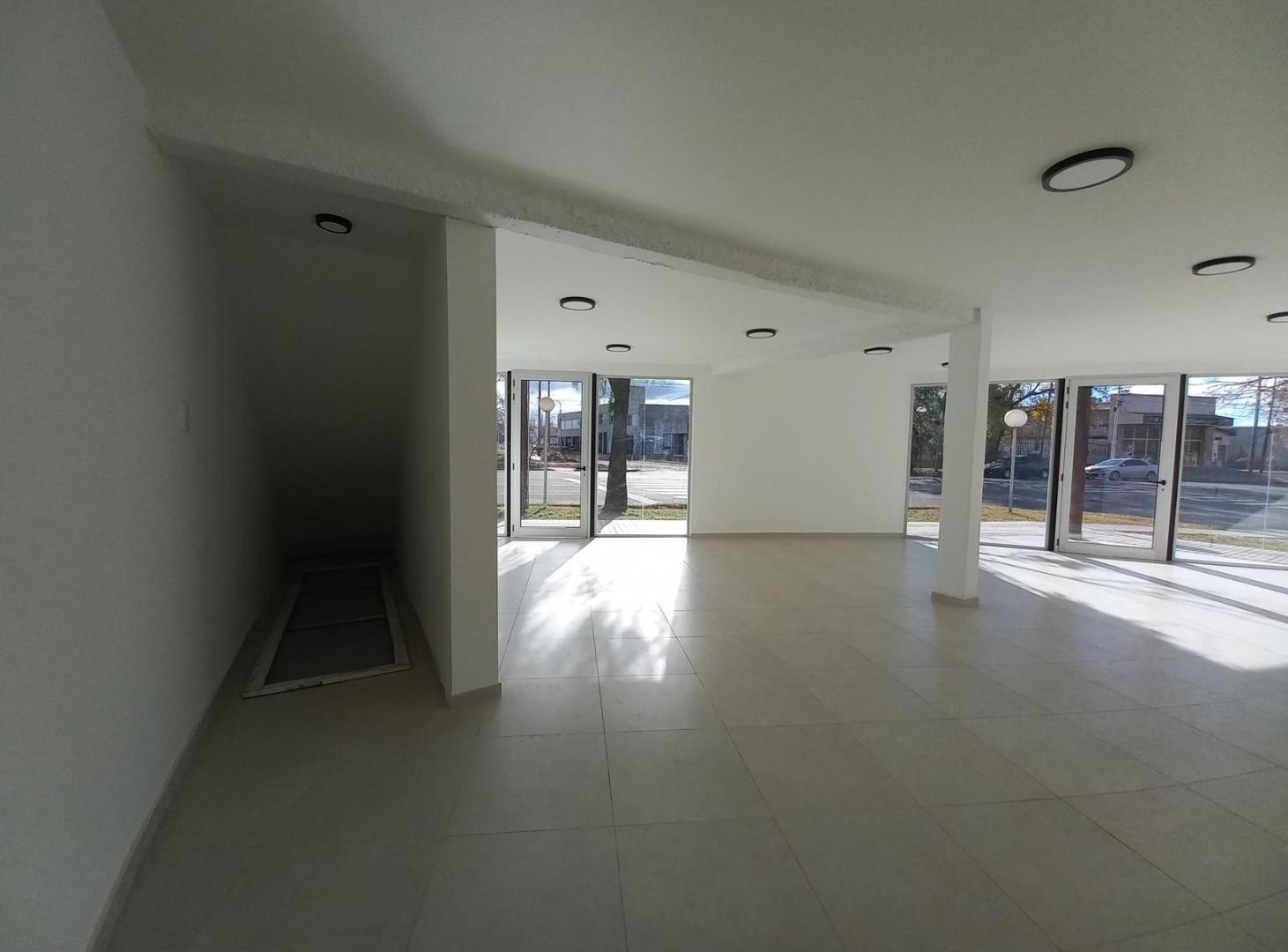 Foto de Local Comercial en Alquiler sobre Av. Balloffet, San Rafael | Cumbrein, imagen 3