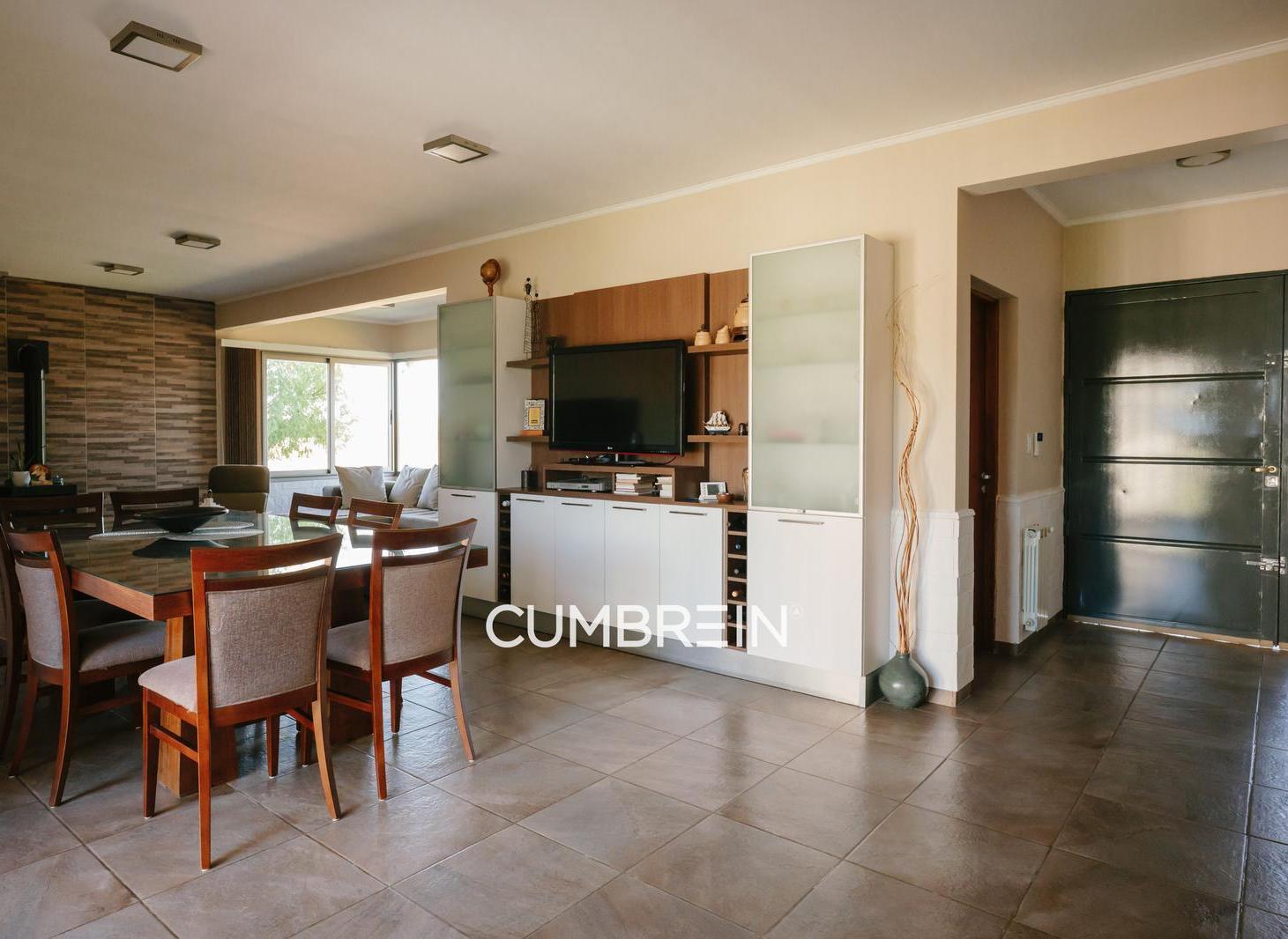 Casa en Venta en Barrio Privado Alto Paredes, San Rafael | Quincho y Piscina | Cumbrein