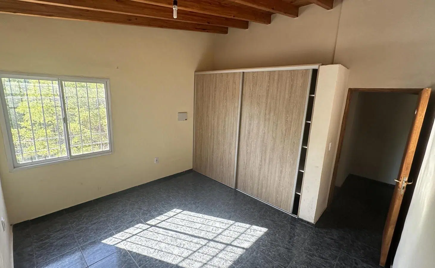 Departamento en Alquiler sobre Av. Rivadavia y Almte. Brown, San Rafael | Cumbrein 3