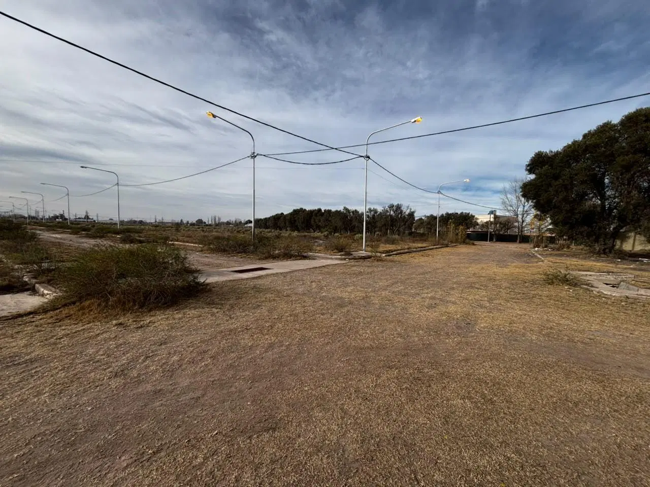 Lote de 471m2 sobre Av. Florida - Bº Solares de Viñuela 4