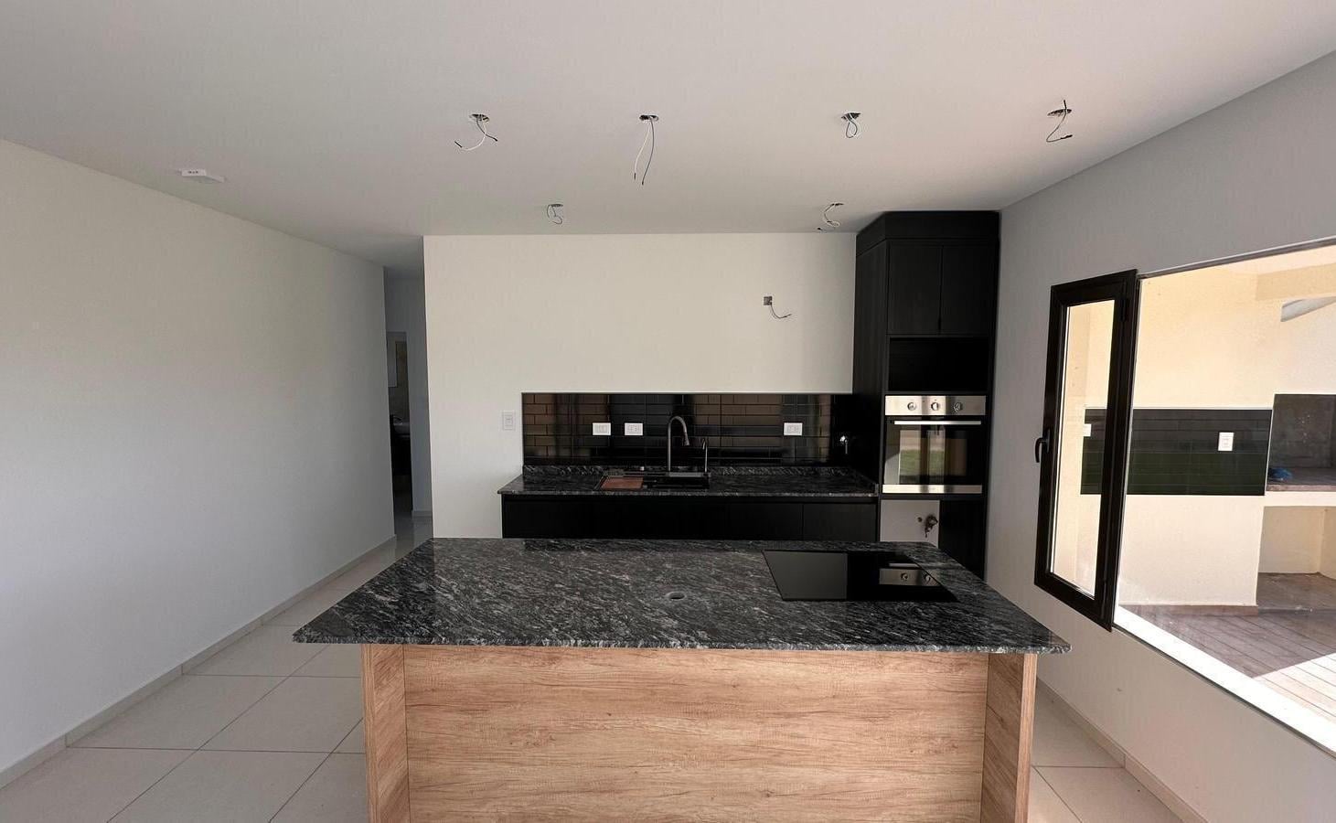 Foto de Casa a Estrenar en Venta en Barrio Privado Alto Paredes, San Rafael |, imagen 4