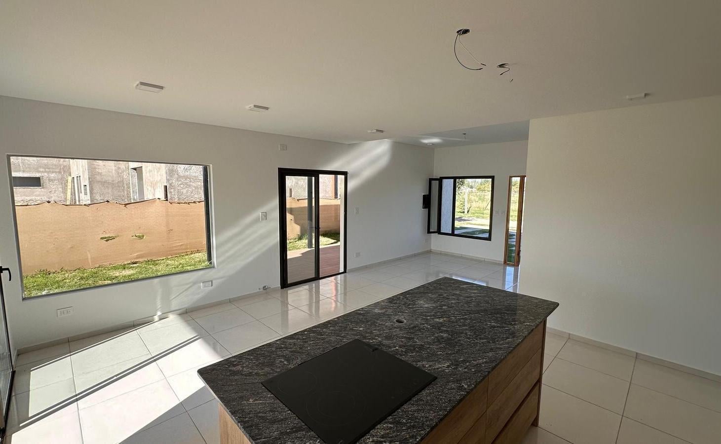 Foto de Casa a Estrenar en Venta en Barrio Privado Alto Paredes, San Rafael |, imagen 2