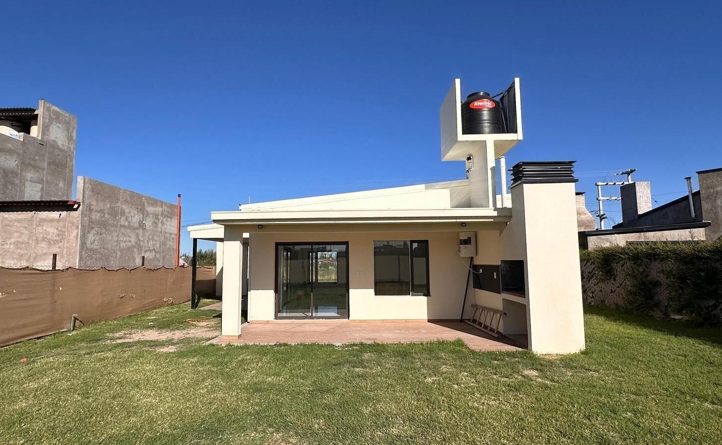 Foto de Casa a Estrenar en Venta en Barrio Privado Alto Paredes, San Rafael |, imagen 3