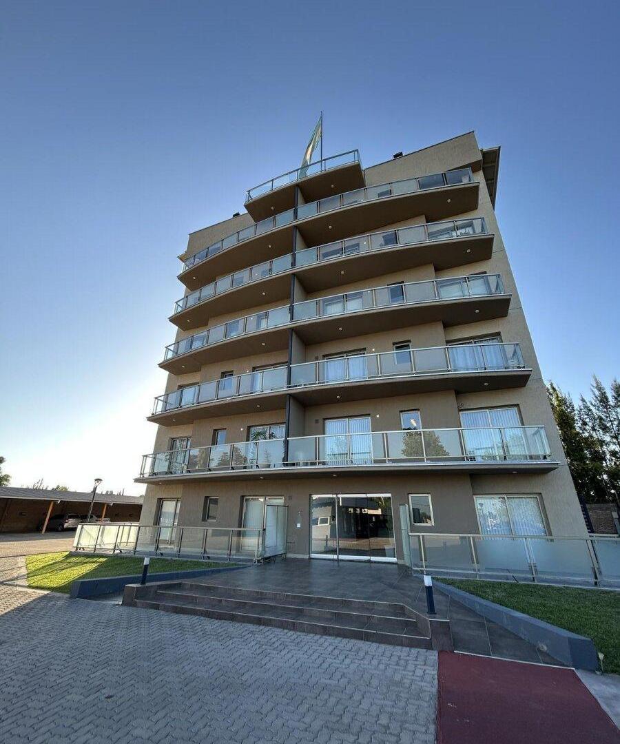 Foto de Departamento con pileta en Torre Dean Funes - Alquiler, imagen 1
