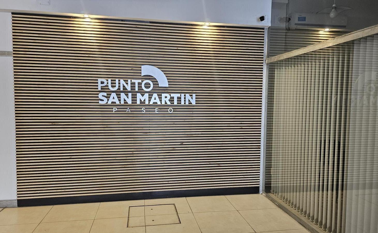 Foto de Oficina más entrepiso en Punto San Martín - Av. San Martín y Olascoaga, imagen 1