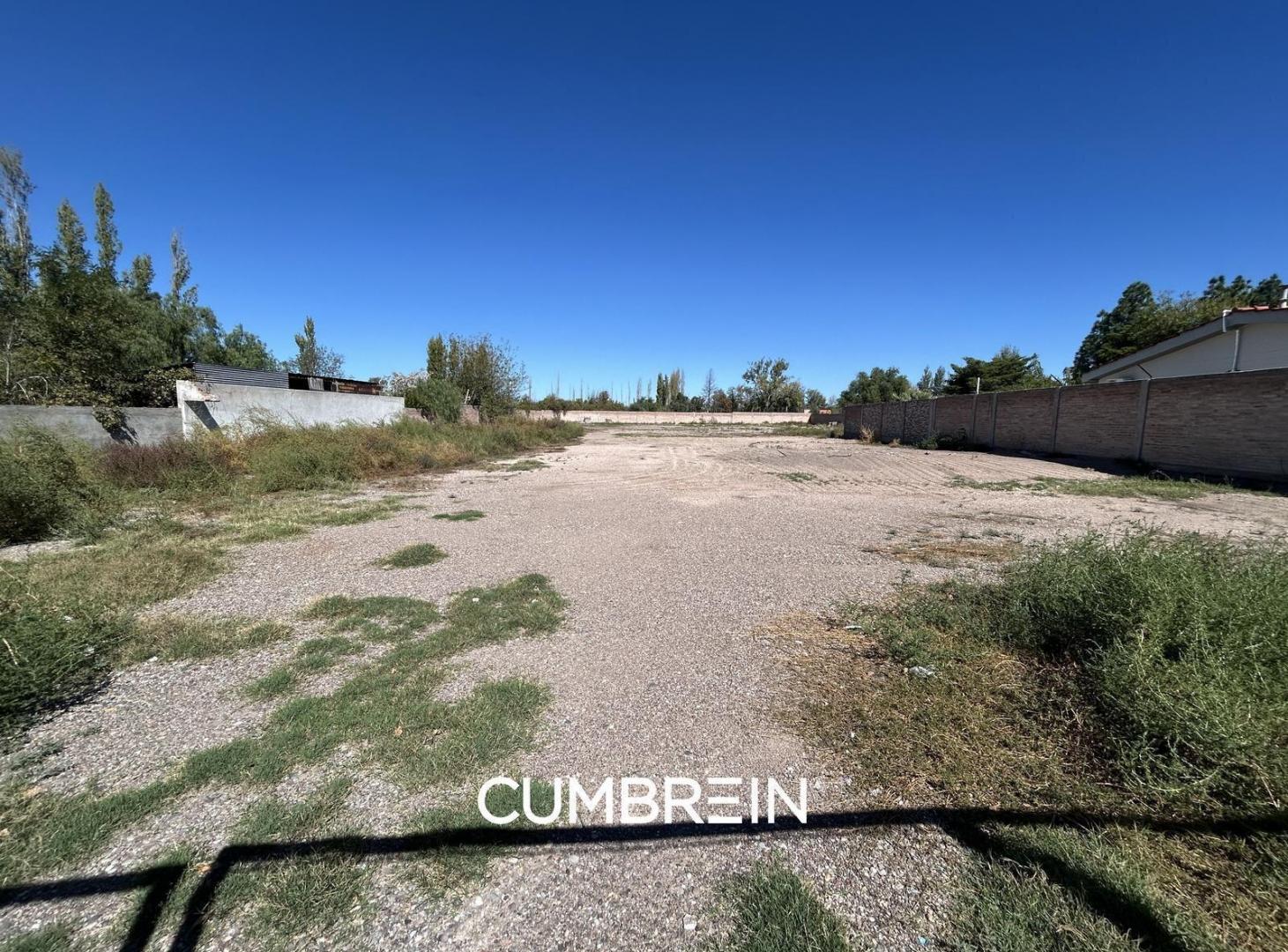 Foto de Lote Comercial de 4.900 m2 en Av. Sarmiento a mts de Paseo Dean Funes, imagen 2