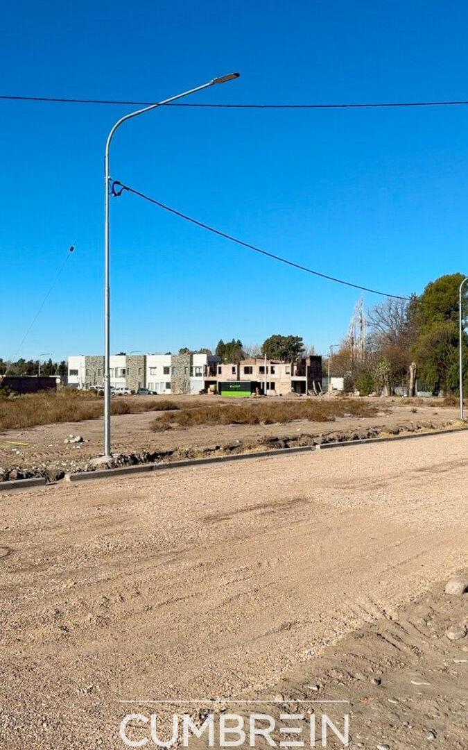 Foto de Urbanización barrio Garbin - a mts de Paseo Dean Funes, imagen 3