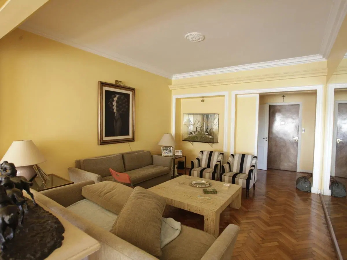 Departamento en alquiler en Palermo Chico. Living comedor 4 dormitorios 2 baños Cochera Vigilancia 5
