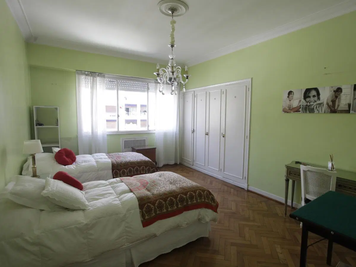 Departamento en alquiler en Palermo Chico. Living comedor 4 dormitorios 2 baños Cochera Vigilancia 2