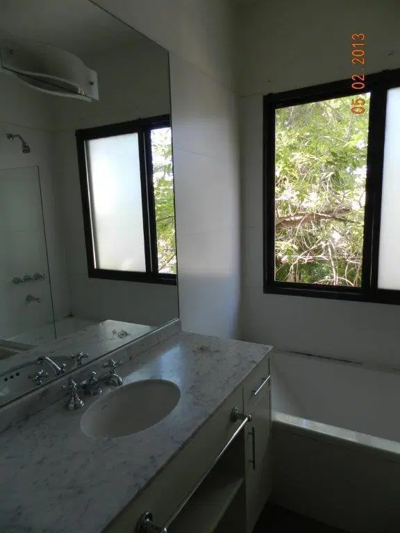 Casa en alquiler en Belgrano Chico Living comedor 3 dormitorios Toilette 2 baños Patio 1 cochera 2