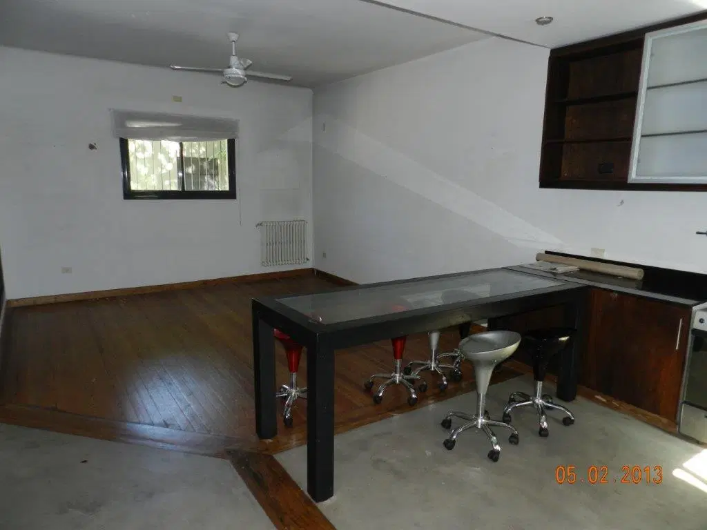 Casa en venta en Belgrano Chico Living comedor 3 dormitorios Toilette 2 baños Patio 1 cochera 5