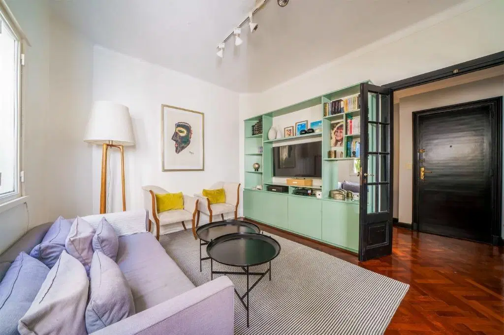 Departamento en venta en Plaza San Martín. Living comedor balcón 3 dormitorios 2 baños 4