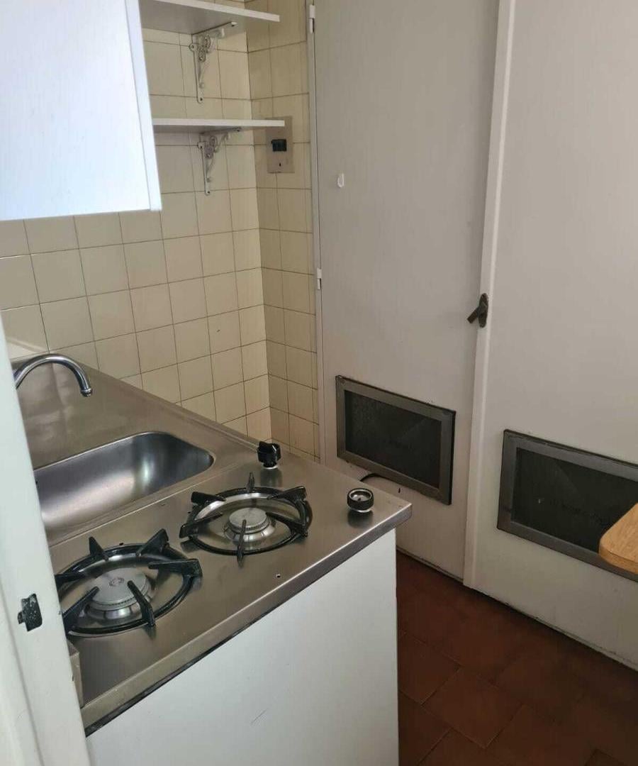 Foto de Oficina al contrafrente en alquiler en Barrio Norte Sala grande 1, imagen 3