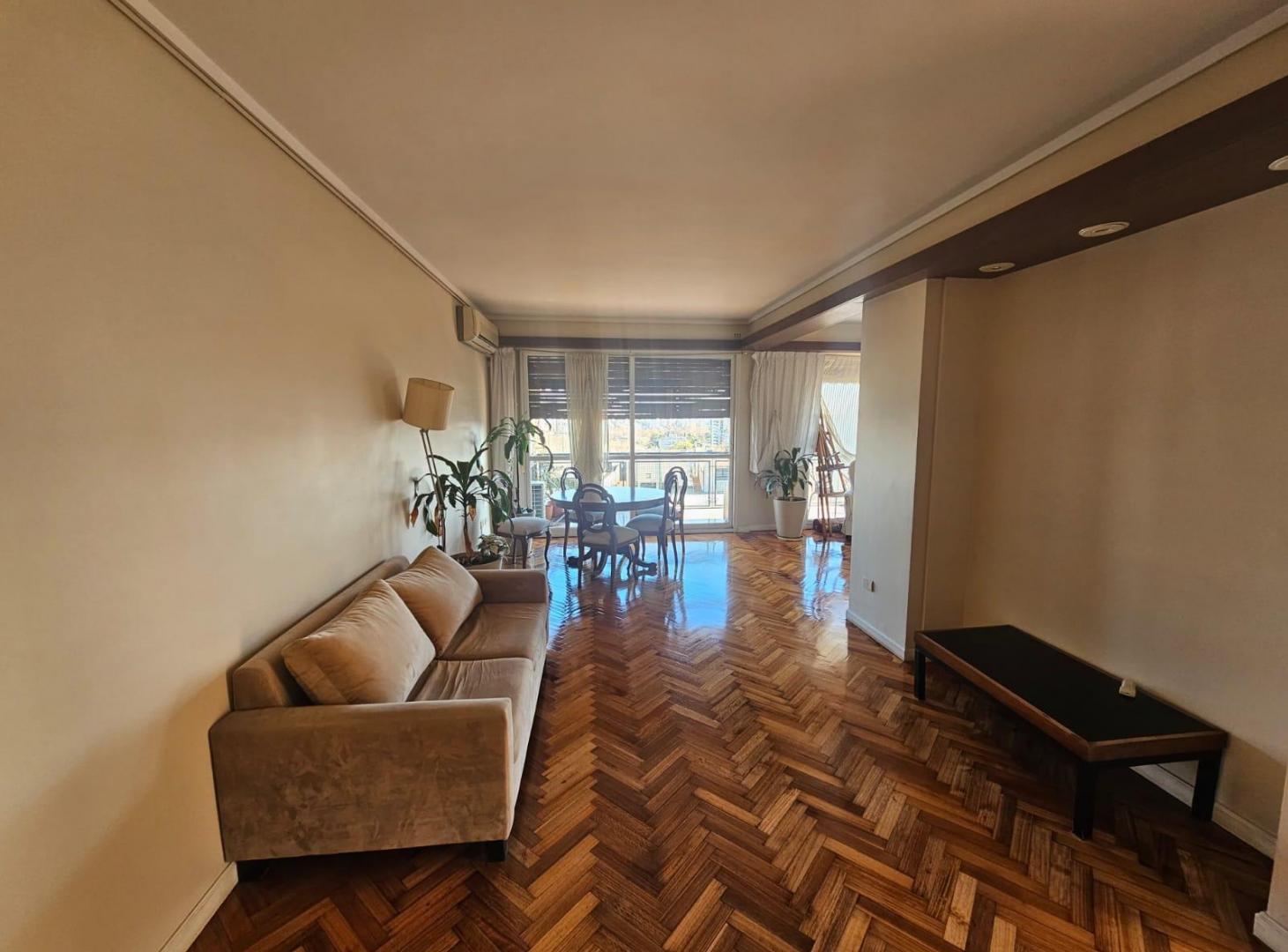 Foto de Departamento en venta en Colegiales Living Comedor a balcón Toilette 2, imagen 2
