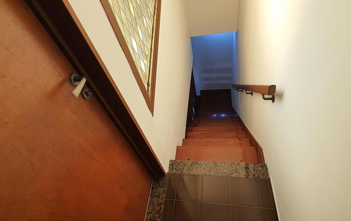Venta de Casa 5 Ambientes con Cochera y Jardín en Versalles 2