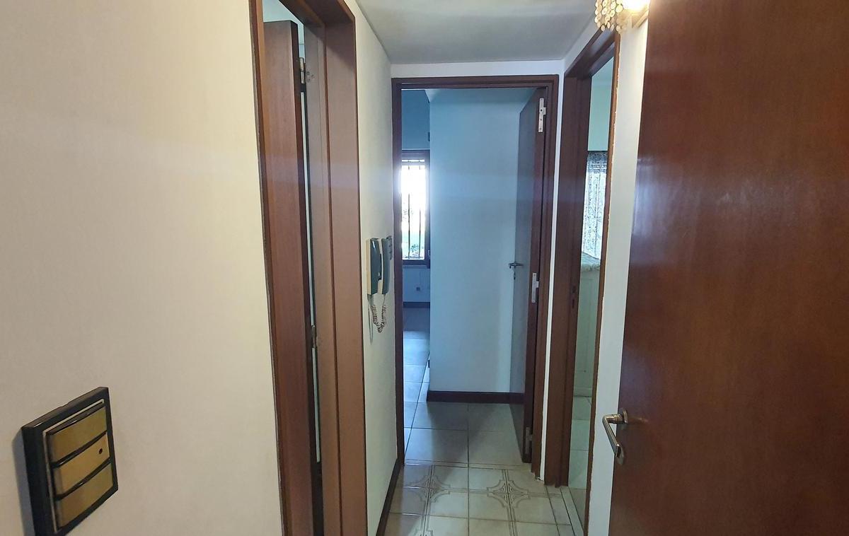 Venta de Casa 5 Ambientes con Cochera y Jardín en Versalles 4