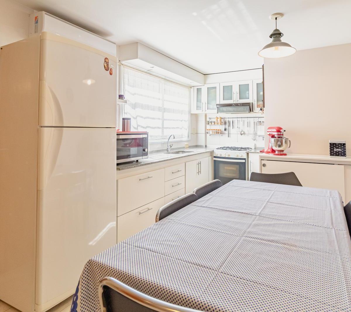 Venta Departamento Semipiso de 3 Ambientes con 1 Cochera en Morón 3