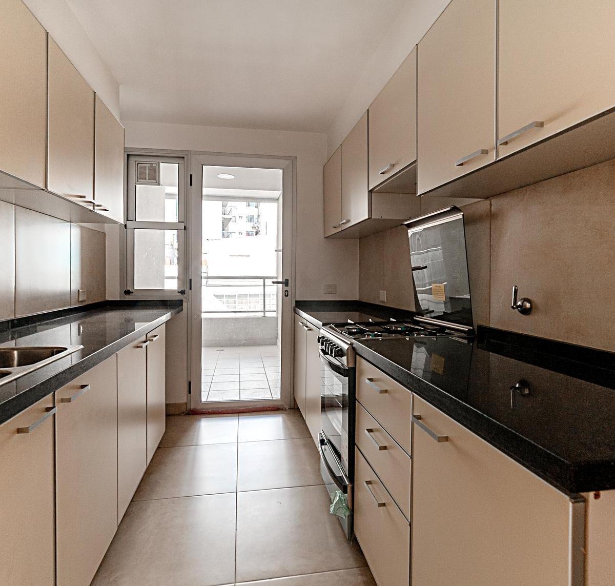 Venta Departamento 2 Ambientes con Balcón Terraza y Parrilla Propia Caballito 4
