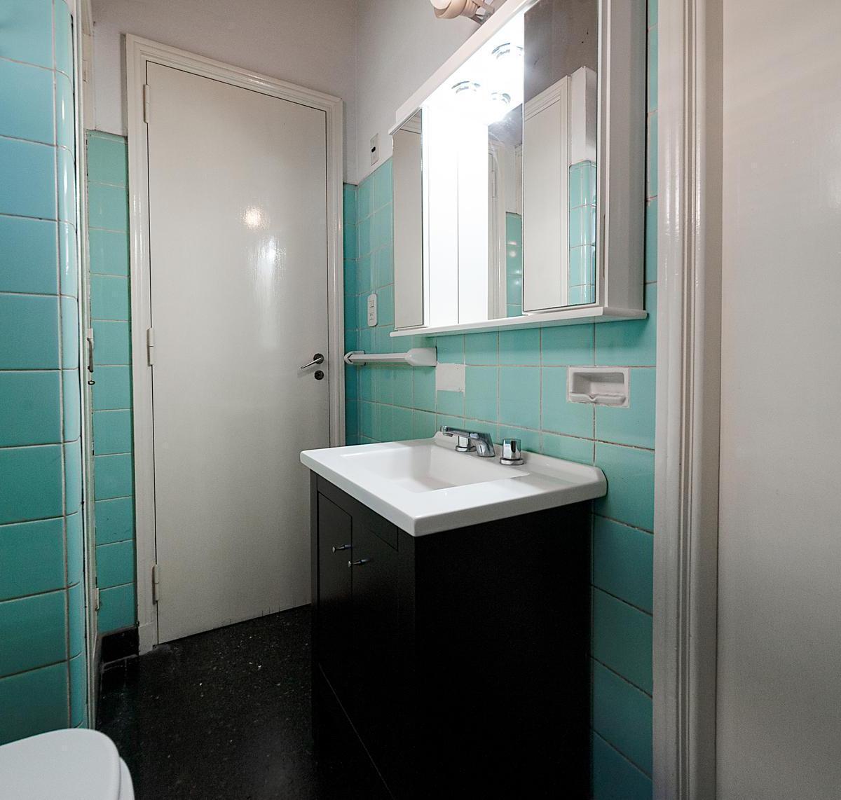 Venta de Casa 5 Ambientes con Local en Ituzaingó 4