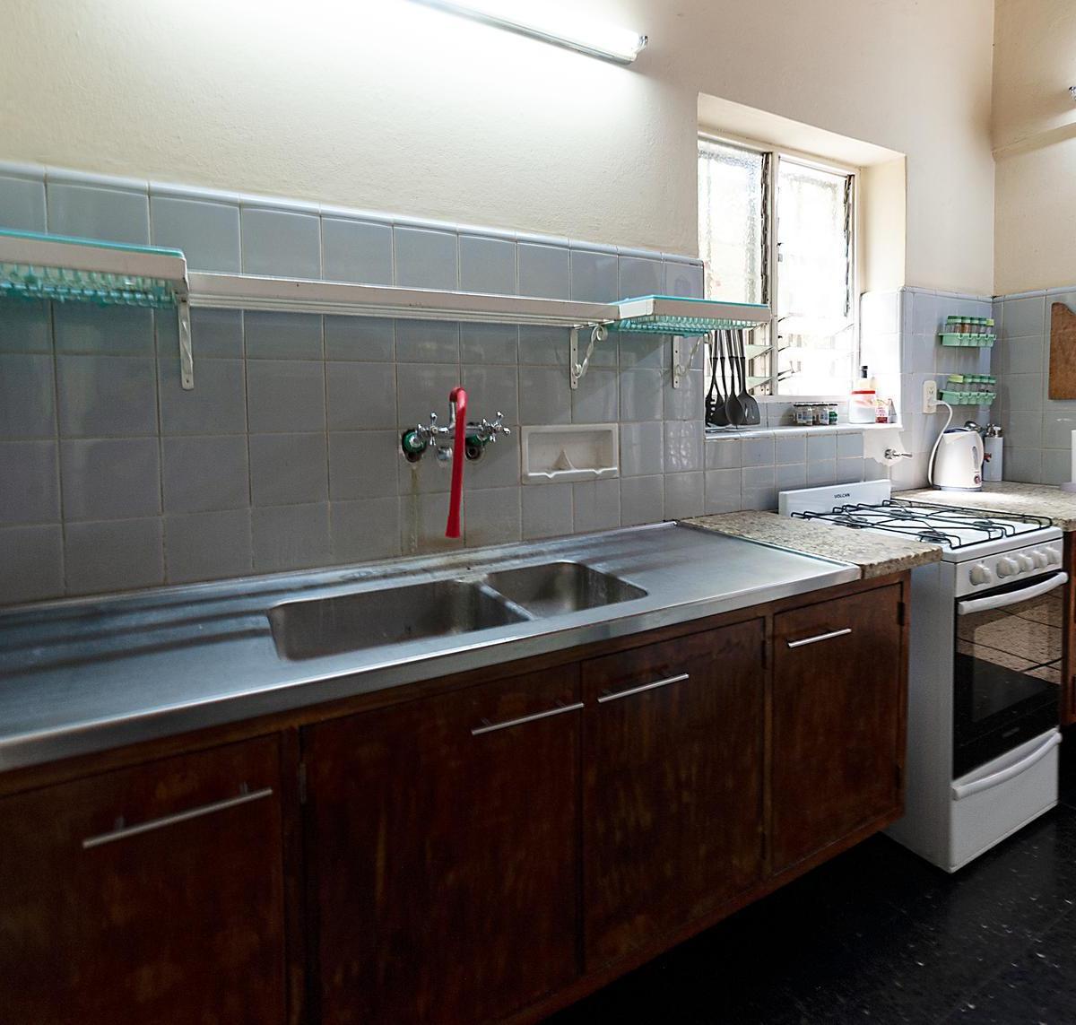 Venta de Casa 5 Ambientes con Local en Ituzaingó 3