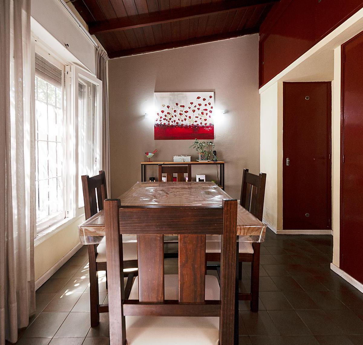 Venta de Casa 5 Ambientes con Local en Ituzaingó 1
