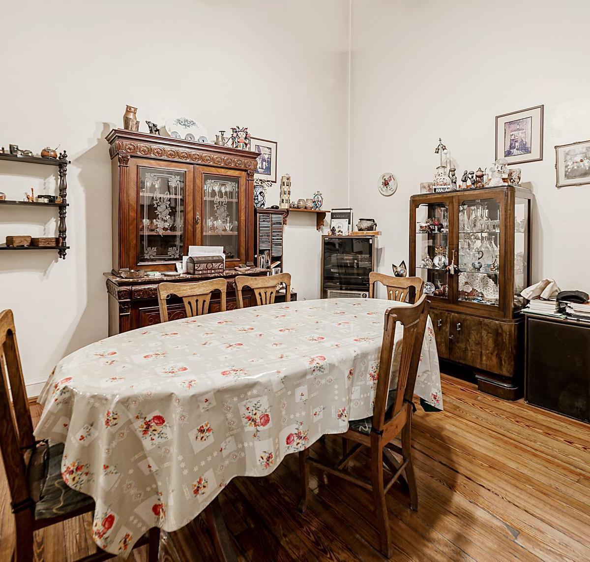 Venta Departamento de 4 Ambientes con Escritorio y Dependencia en San Telmo 3