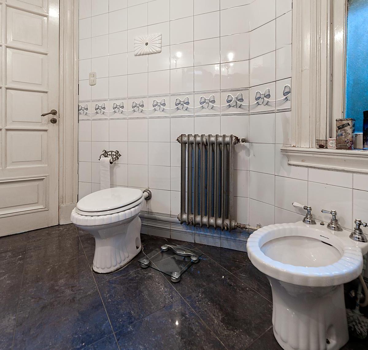 Venta Departamento de 4 Ambientes con Escritorio y Dependencia en San Telmo 1