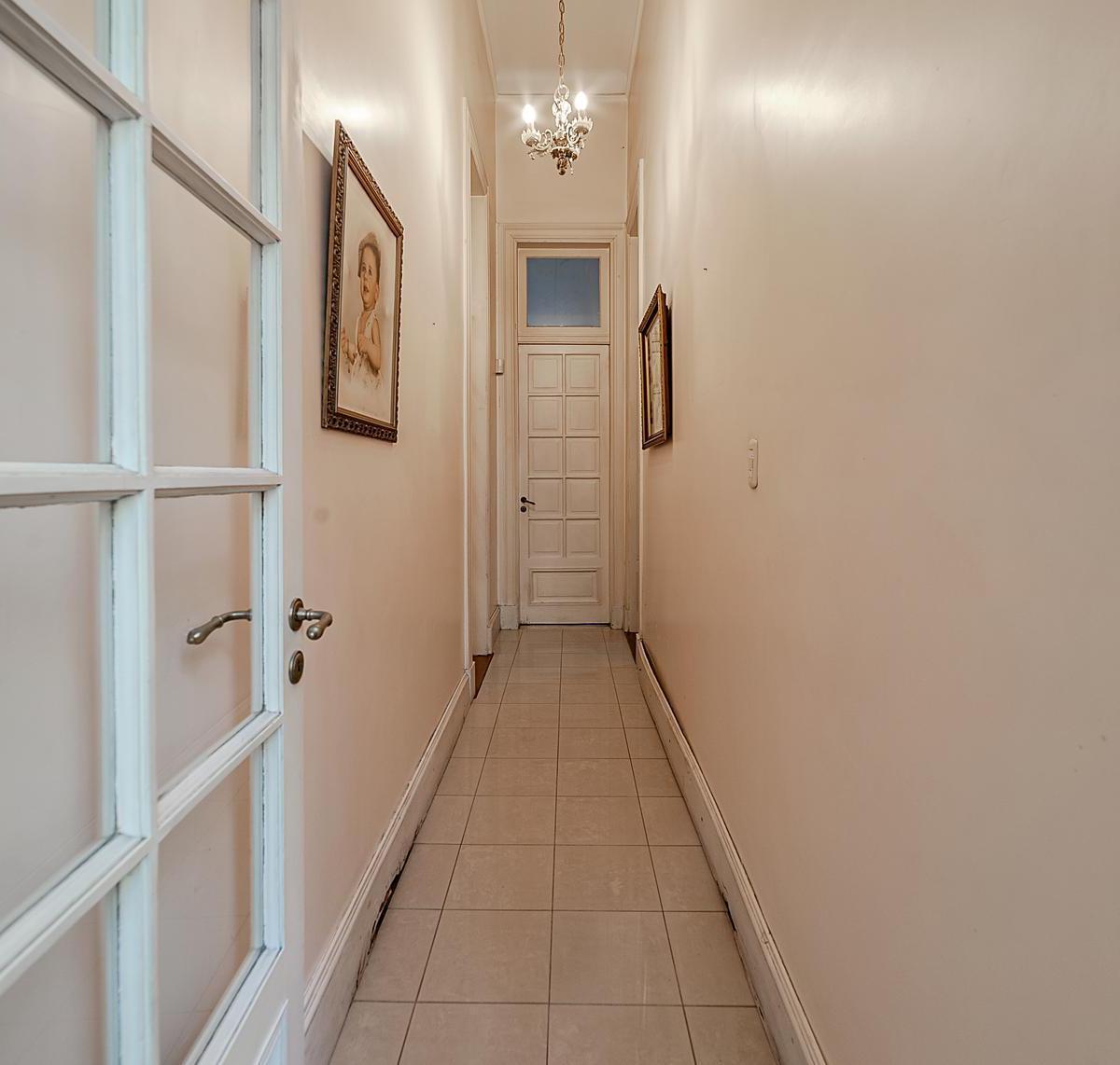 Venta Departamento de 4 Ambientes con Escritorio y Dependencia en San Telmo 4