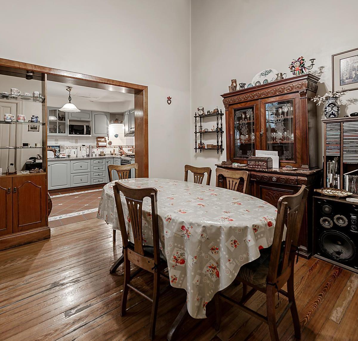 Venta Departamento de 4 Ambientes con Escritorio y Dependencia en San Telmo 2