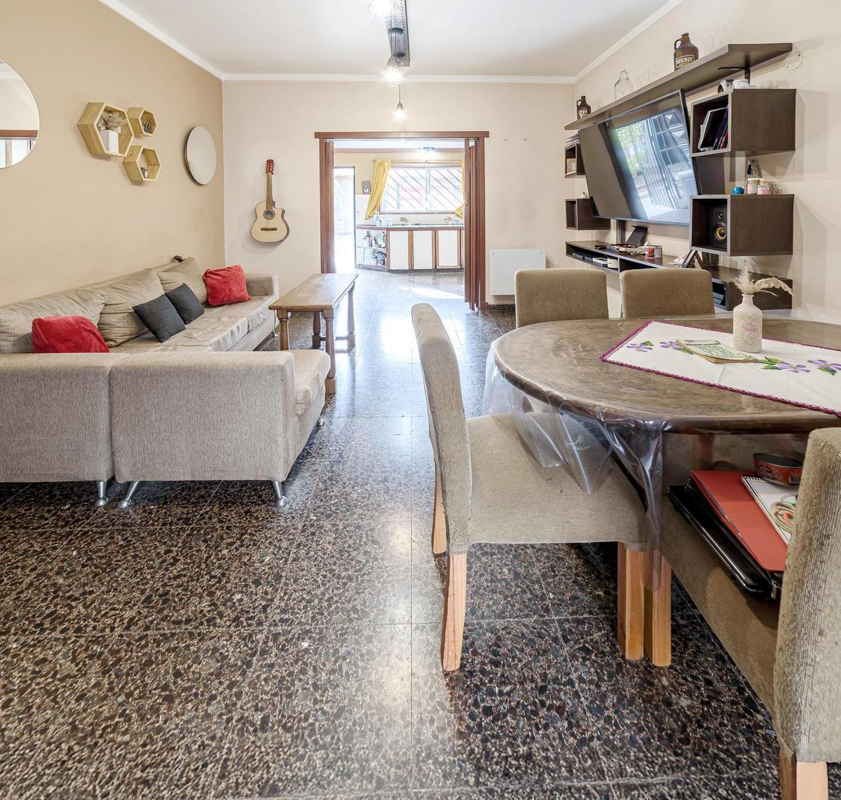 Foto de Venta PH en Flores de 3 ambientes con patio, terraza y quincho, imagen 3