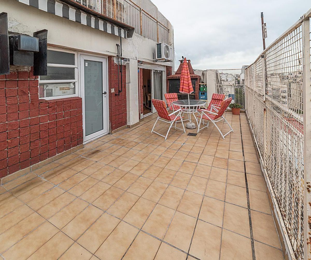 Departamento 3 Ambientes con Dependencia en San Telmo con Balcon Aterrazado 2