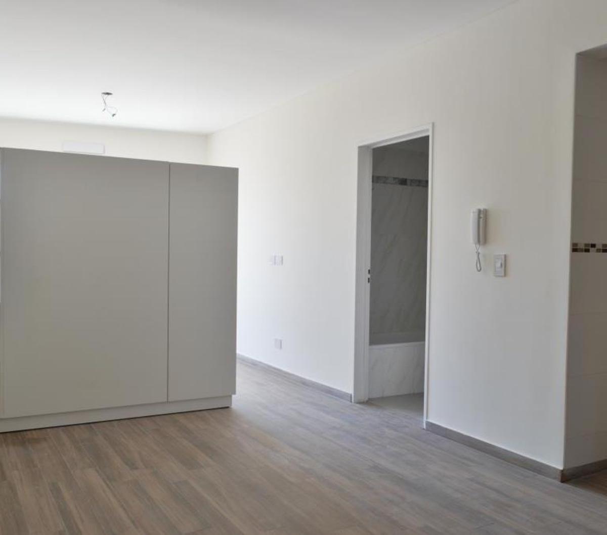 Foto de VENTA MONOAMBIENTE DIVISIBLE EN SAN CRISTOBAL, imagen 3