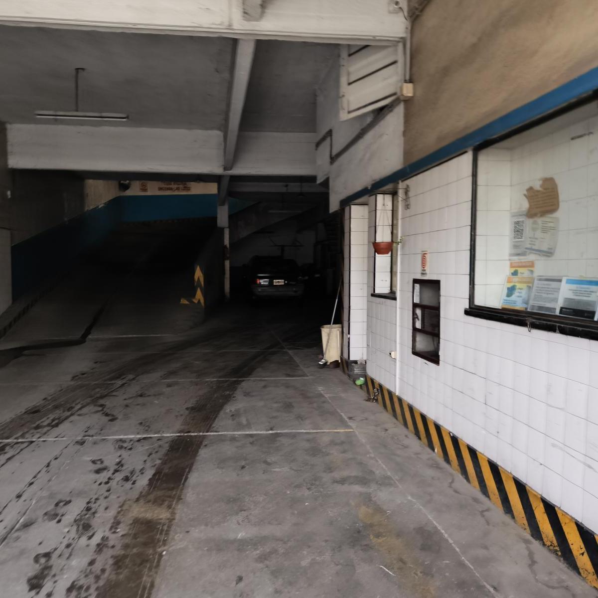 Edificio Comercial en Pompeya 1