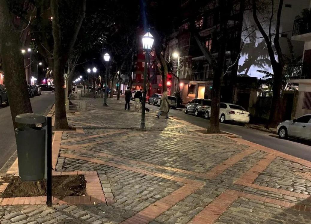 Venta departamento monoambiente con balcón al frente, en Las Cañitas