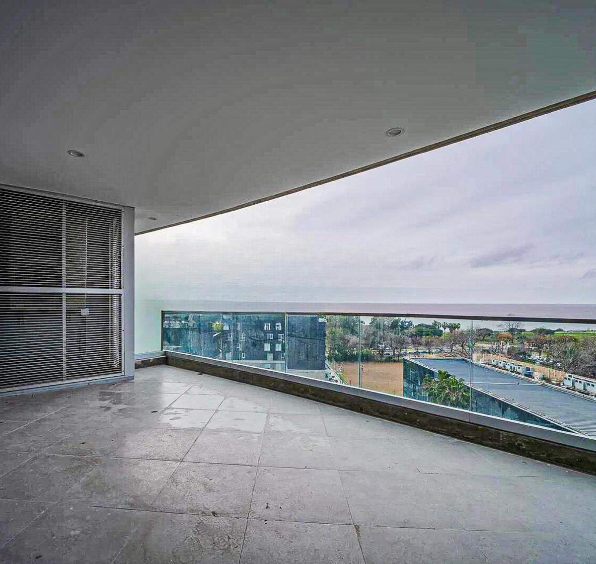 Venta Departamento 4 Ambientes Dependencia y Family Vista Al Rio en Vicente López 2