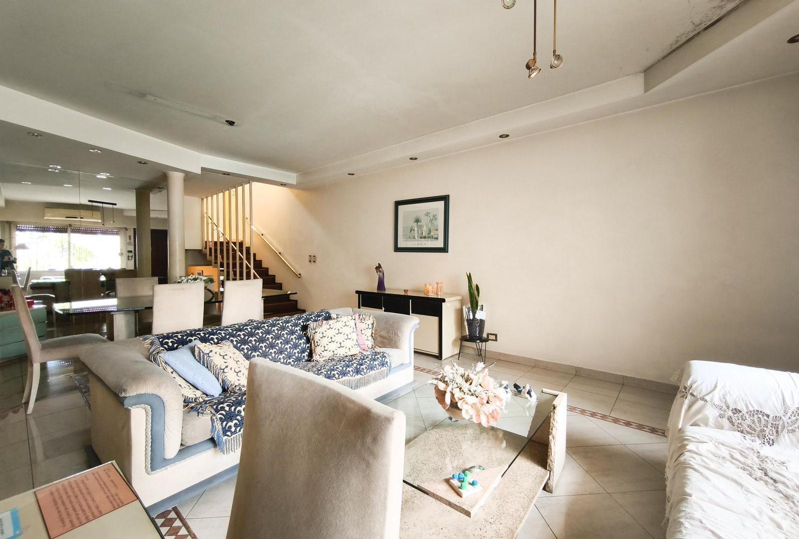 Foto de VENTA DUPLEX 4 AMBIENTES FLORESTA, imagen 4