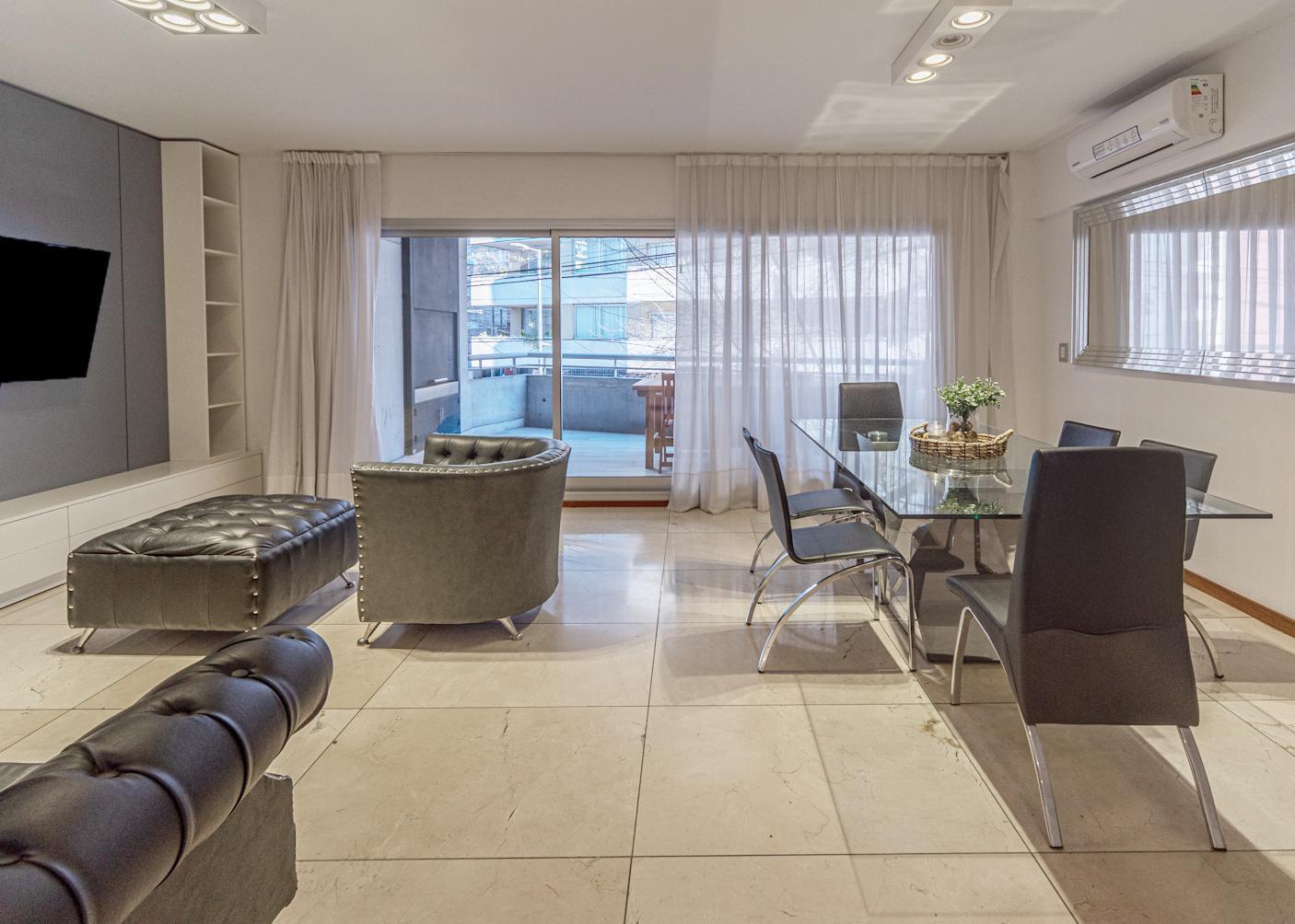 Venta Departamento 4 ambientes Belgrano con balcón aterrazado con parrilla. Patio propio