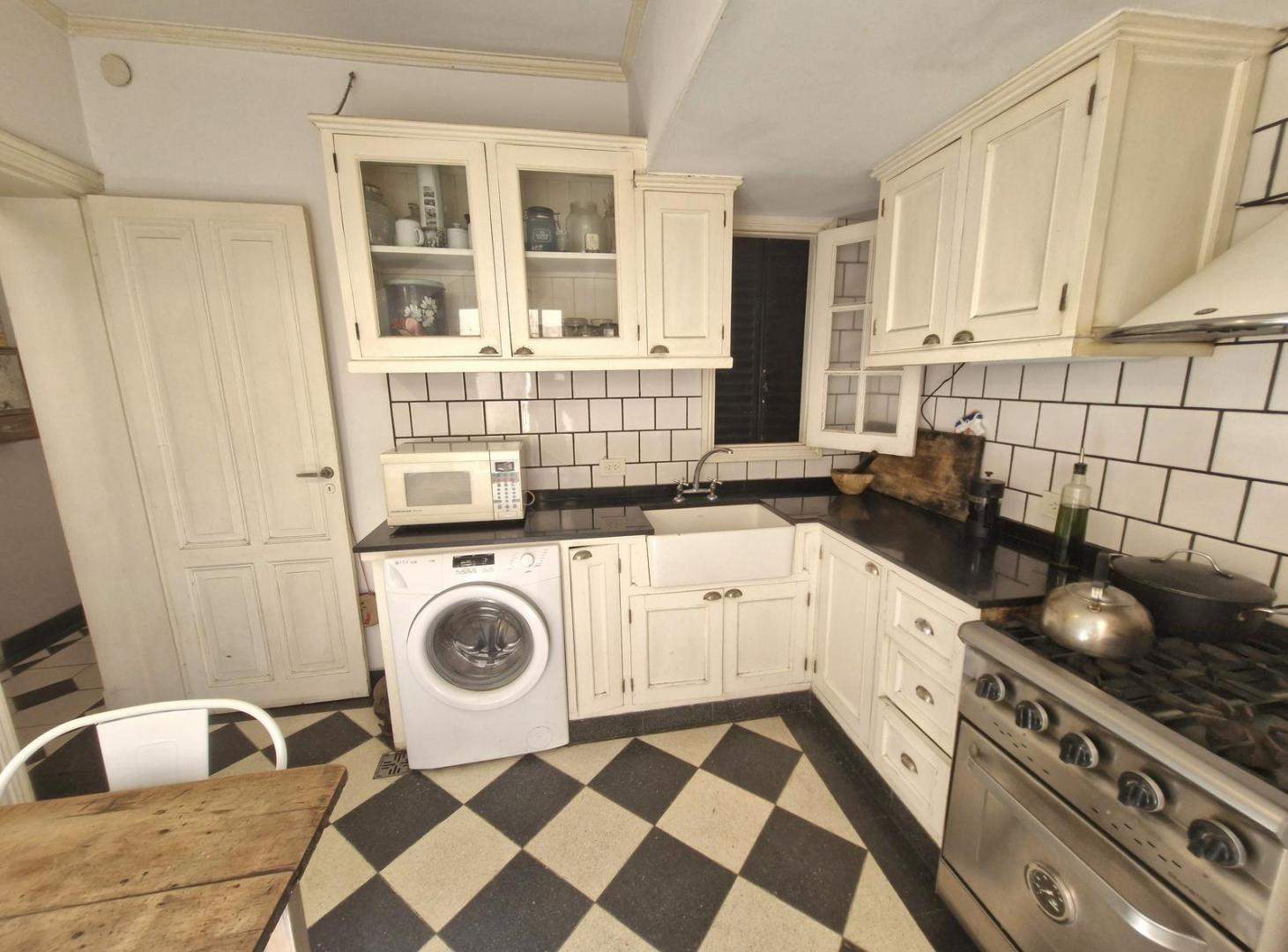 Foto de Venta Casa 4 ambientes en Liniers con patio y terraza, imagen 2