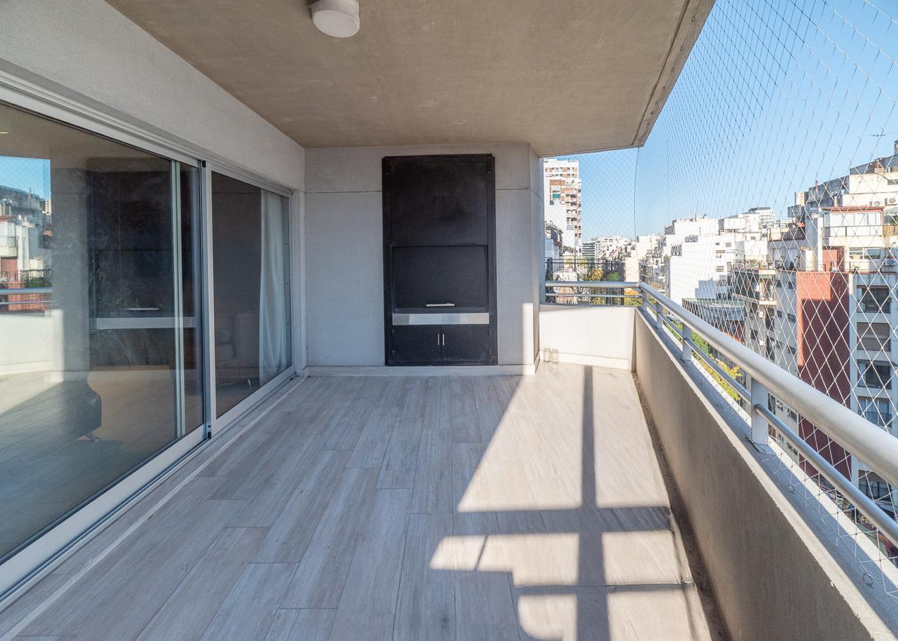 Venta Departamento Belgrano 4 ambientes con balcón aterrazado y parrilla.