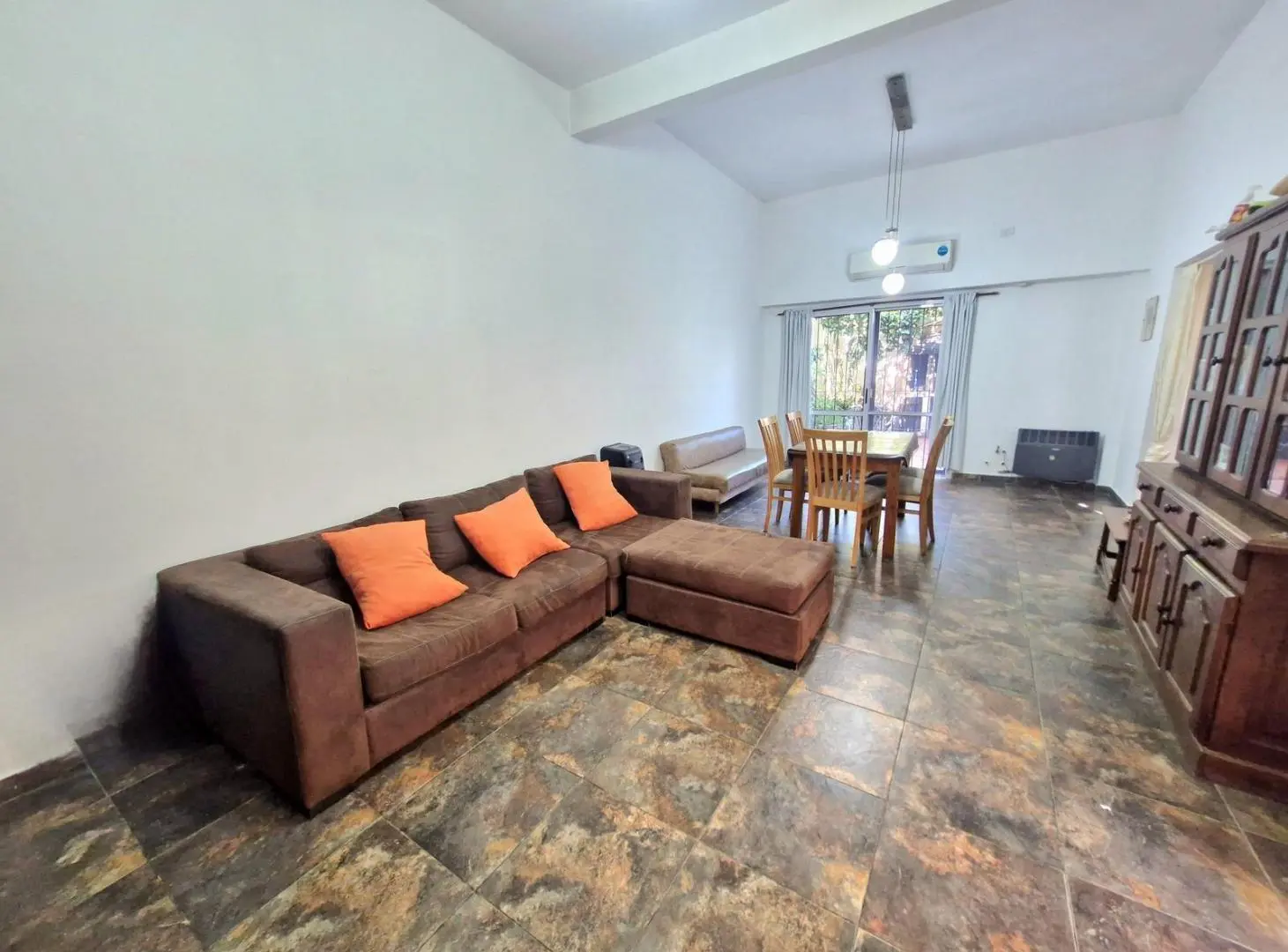 Venta Casa 3 ambientes en Floresta con Patios, Terraza, escritorio y cochera 2