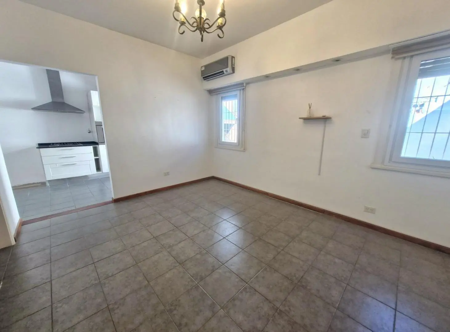 VENTA PH 3 AMBIENTES EN OLIVOS CON PATIO Y LAVADERO 3