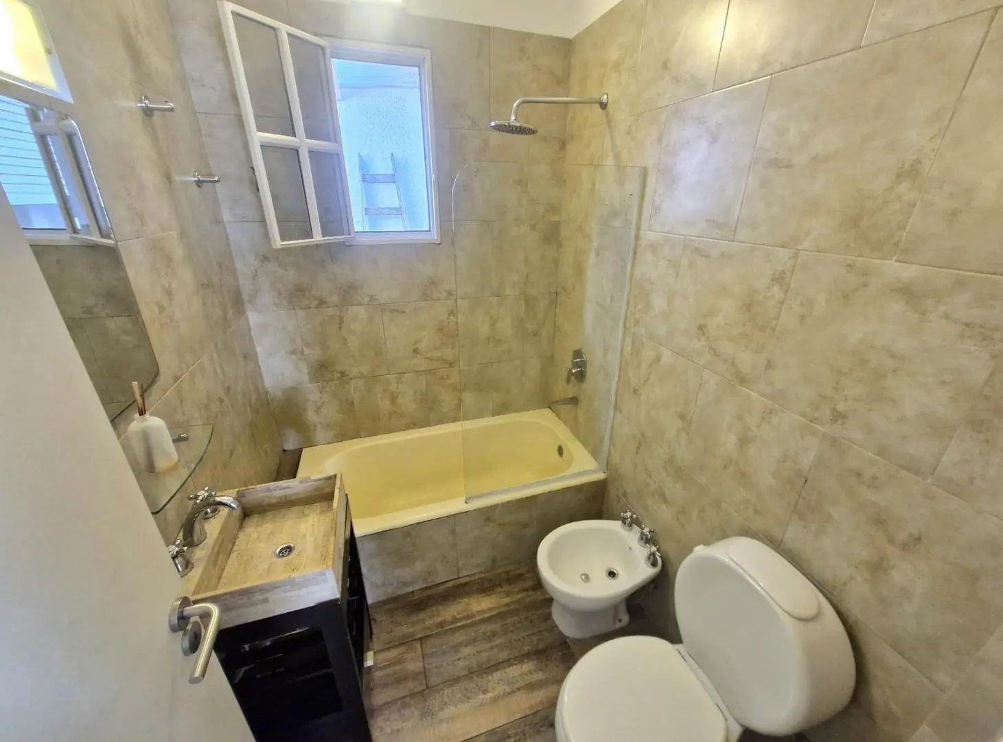 VENTA PH 3 AMBIENTES EN OLIVOS CON PATIO Y LAVADERO 5