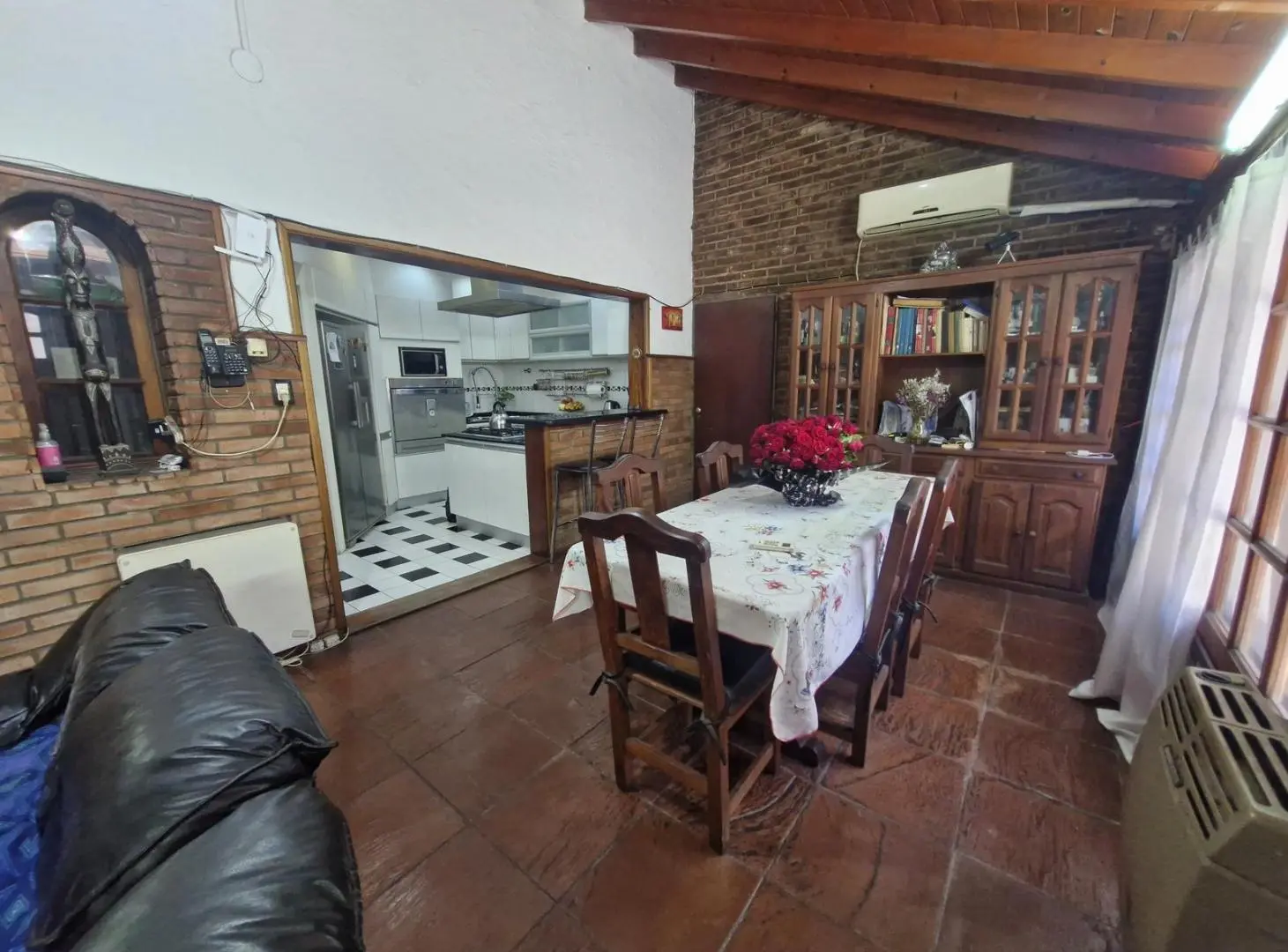 Venta Casa 5 ambientes en Caseros - Multifamiliar con local y Departamentos 4